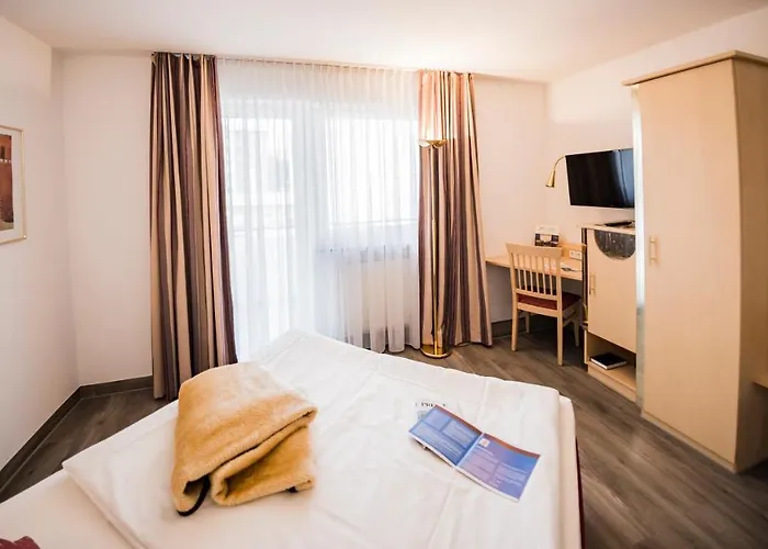 מלון City-hotel Garni נוי-אולם